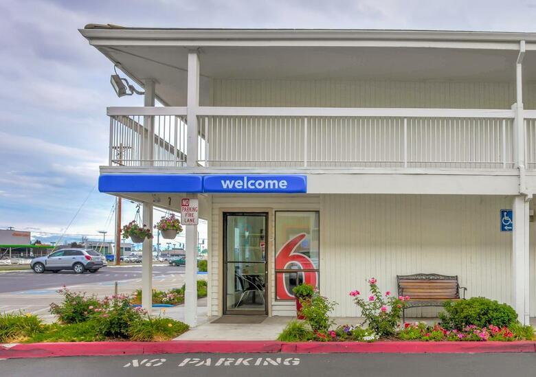 Motel 6 Medford North