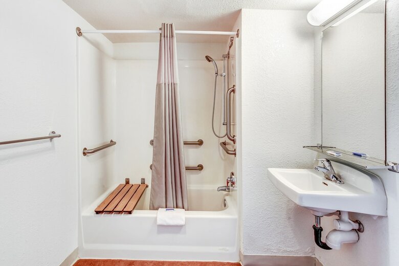 Motel 6 Medford North