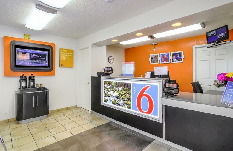 Motel 6 Medford North