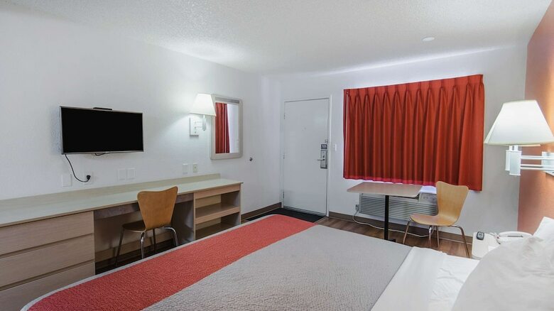 Motel 6 Medford North