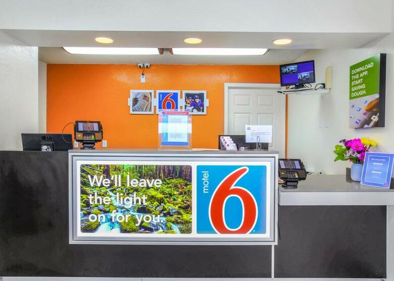 Motel 6 Medford North