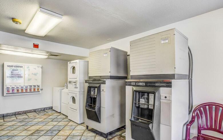 Motel 6 Medford North
