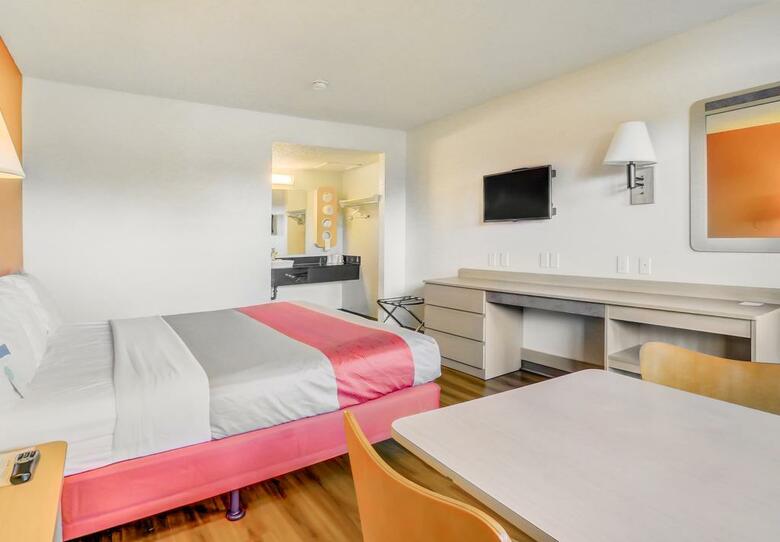 Motel 6 Medford North