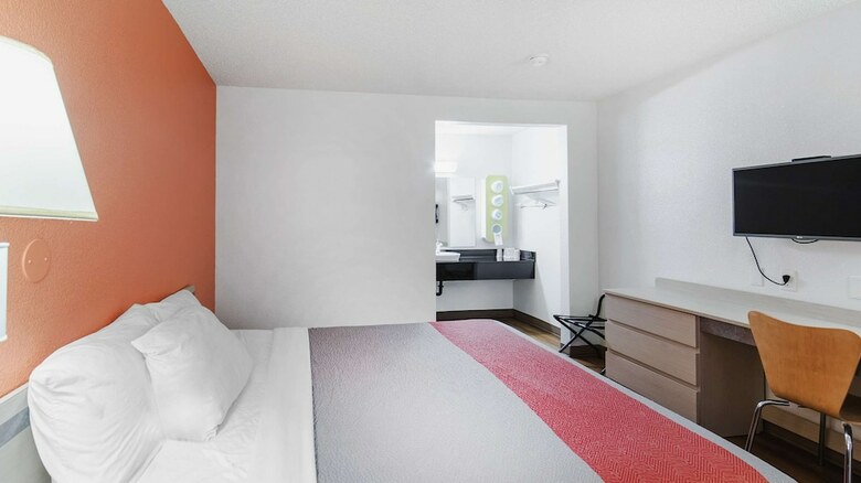 Motel 6 Medford North
