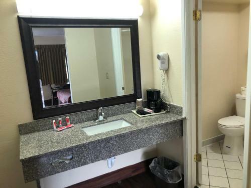 Hotel Medford Inn