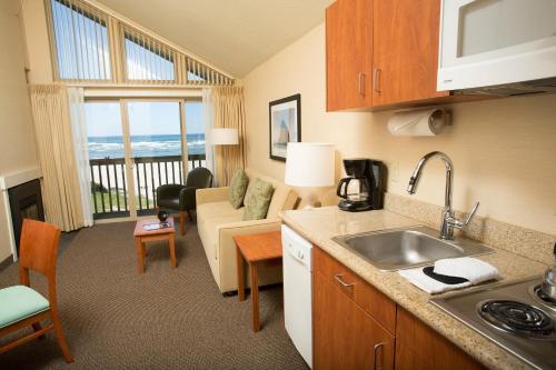 Hotel Schooner's Cove Inn