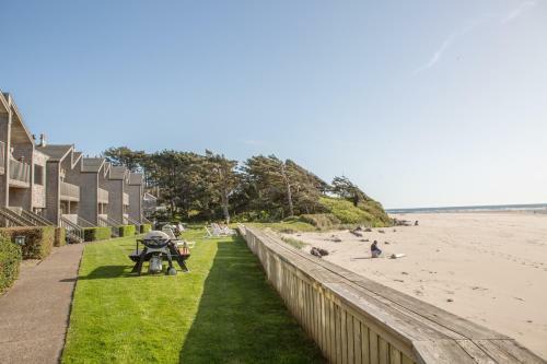 Hotel Schooner's Cove Inn