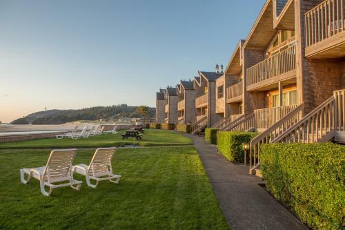 Hotel Schooner's Cove Inn