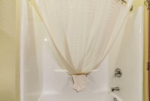 Hotel Cobblestone Inn & Suites Harvey