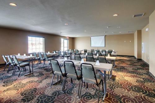 Hotel Cobblestone Inn & Suites Harvey