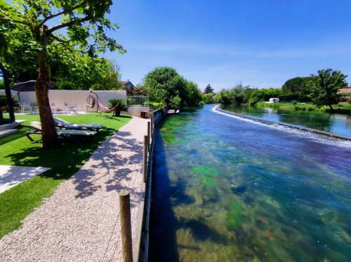 Au Murmure De La Sorgue