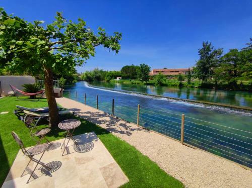 Au Murmure De La Sorgue