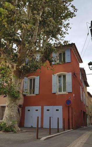 Hostal Rouge Et De L'isle