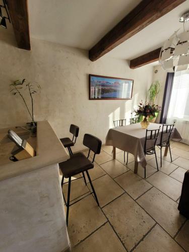 Villa La Maison De La Place