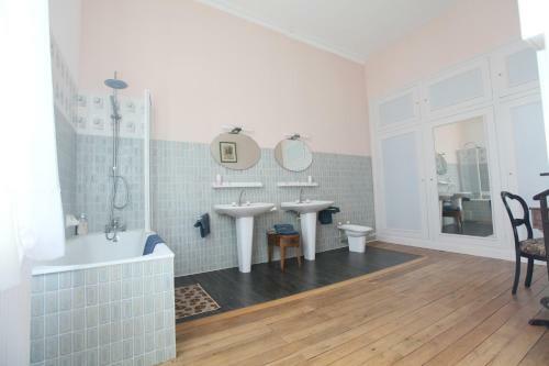 Hostal Ch�teau Des Chevaliers De Londigny