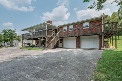 Lakefront Home Firepit & Deck