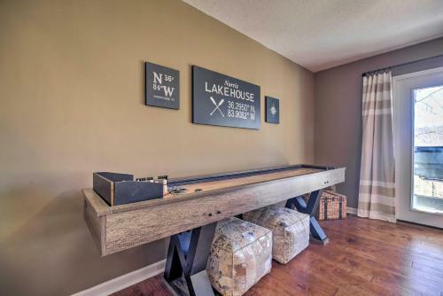 Cozy Lake-view Home Dog Friendly And Boat Slip!