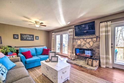 Cozy Lake-view Home Dog Friendly And Boat Slip!
