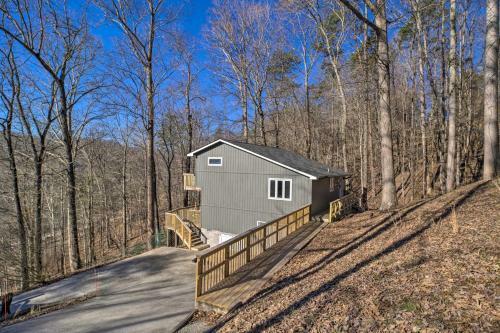Cozy Lake-view Home Dog Friendly And Boat Slip!