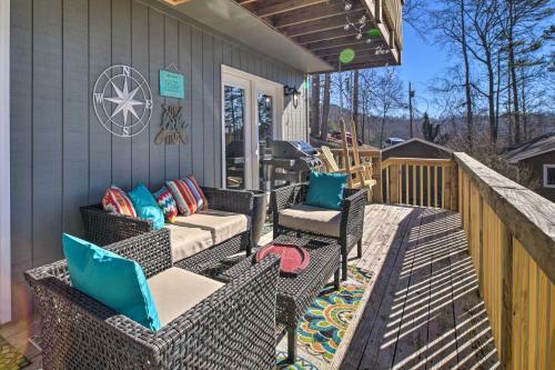 Cozy Lake-view Home Dog Friendly And Boat Slip!