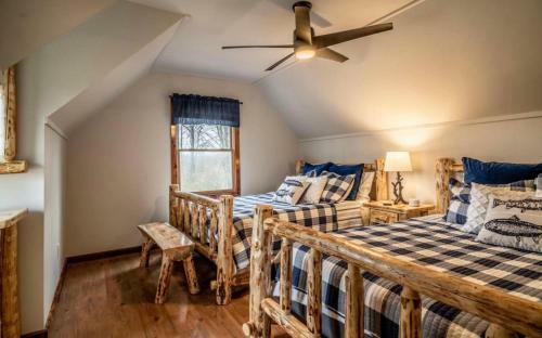 Minnies Mountain Lake House