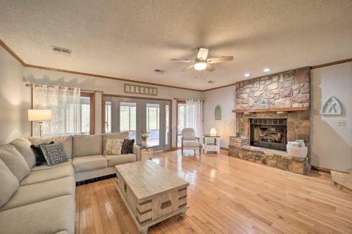 Johnson City Family Home With Front Porch!