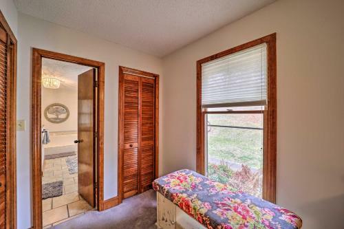 Johnson City Family Home With Front Porch!