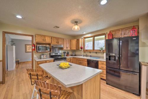 Johnson City Family Home With Front Porch!