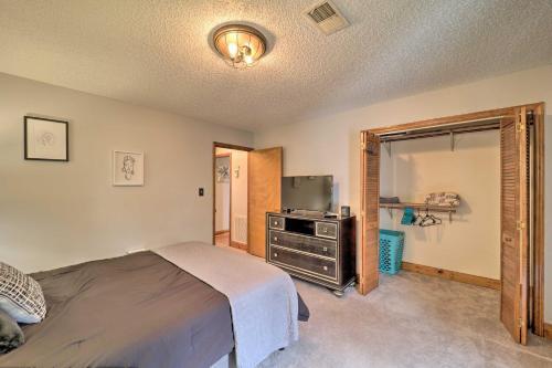 Johnson City Family Home With Front Porch!