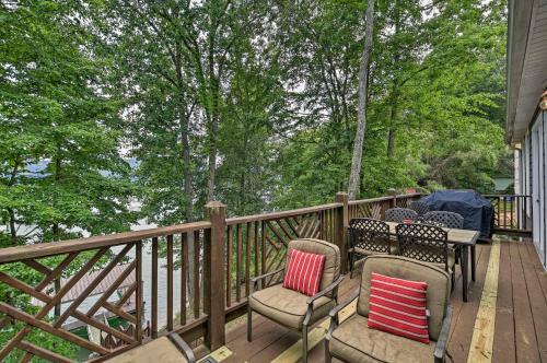 Lakefront Cottage With Private Double Dock