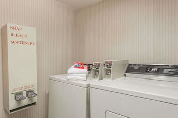 Hotel Days Inn Yadkinville