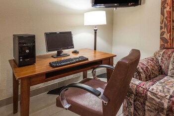 Hotel Days Inn Yadkinville