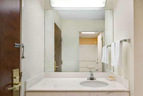 Motel Days Inn Haw River