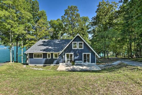 Renovated Lakeside Home With Private Boat Dock!