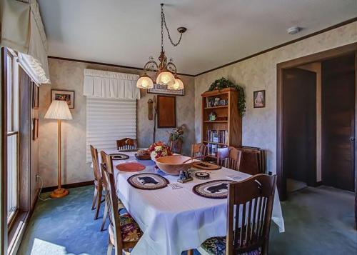 Far Horizons #416 By Aunt Bug's Cabin Rentals