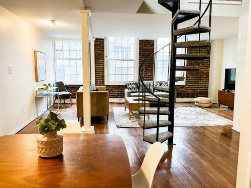 Apartamento Unique Old City Loft - Minutes From Market Square