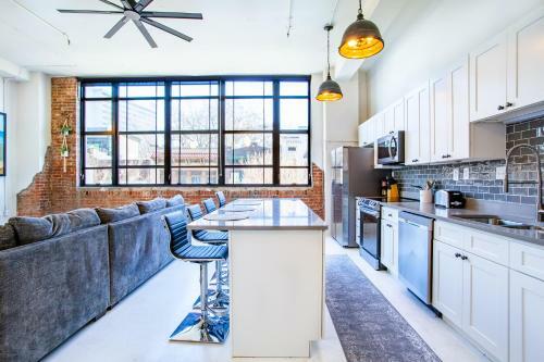 Apartamento Spacious Sterchi Loft Getaway- Downtown Getaway