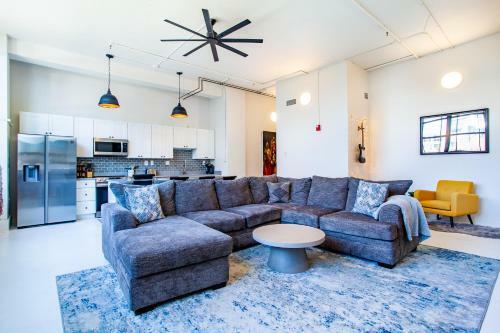 Apartamento Spacious Sterchi Loft Getaway- Downtown Getaway