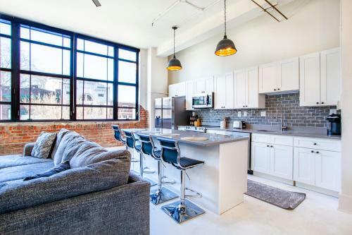 Apartamento Spacious Sterchi Loft Getaway- Downtown Getaway