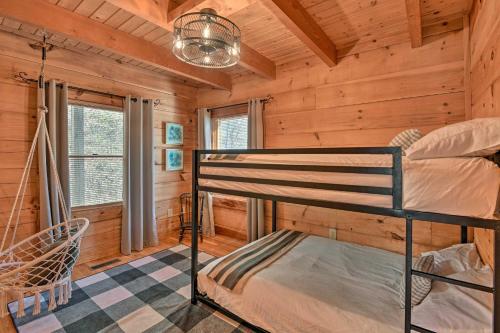 Center Hill Lake Cabin With Wraparound Deck!