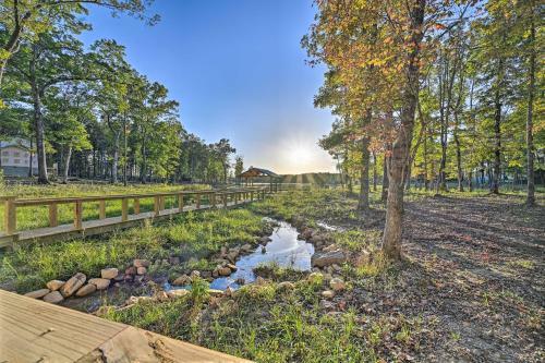 Tranquil Tiny Home With Fire Pit And Lake Access!