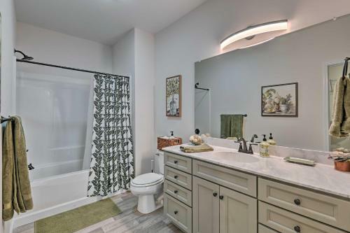 Home In Nashville Suburb Of White Bluff!