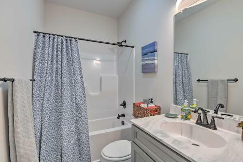 Home In Nashville Suburb Of White Bluff!