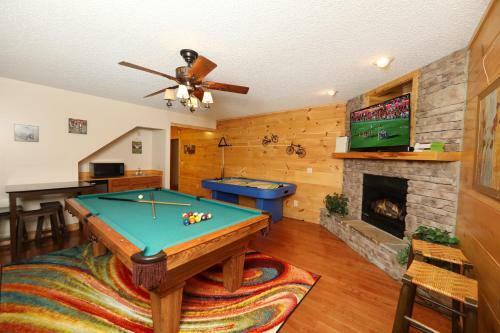 Majestic Manor Cabin