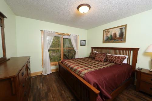 Majestic Manor Cabin