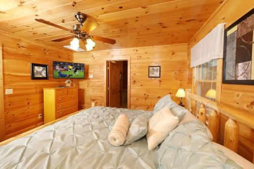 Majestic Manor Cabin