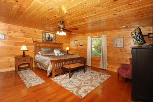 Majestic Manor Cabin