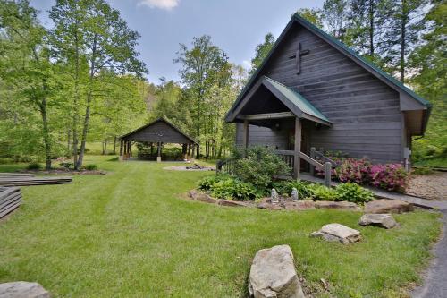 Majestic Manor Cabin