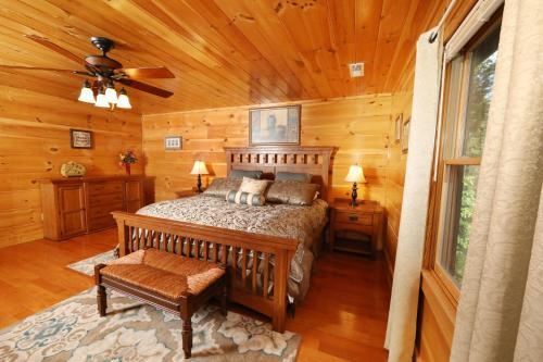 Majestic Manor Cabin