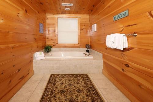 Majestic Manor Cabin